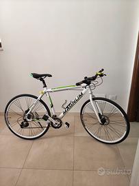 Bicicletta ibrida fitness Magnum 