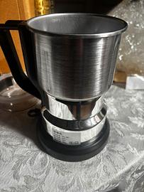 Tritatutto elettrica.  Electric grinder