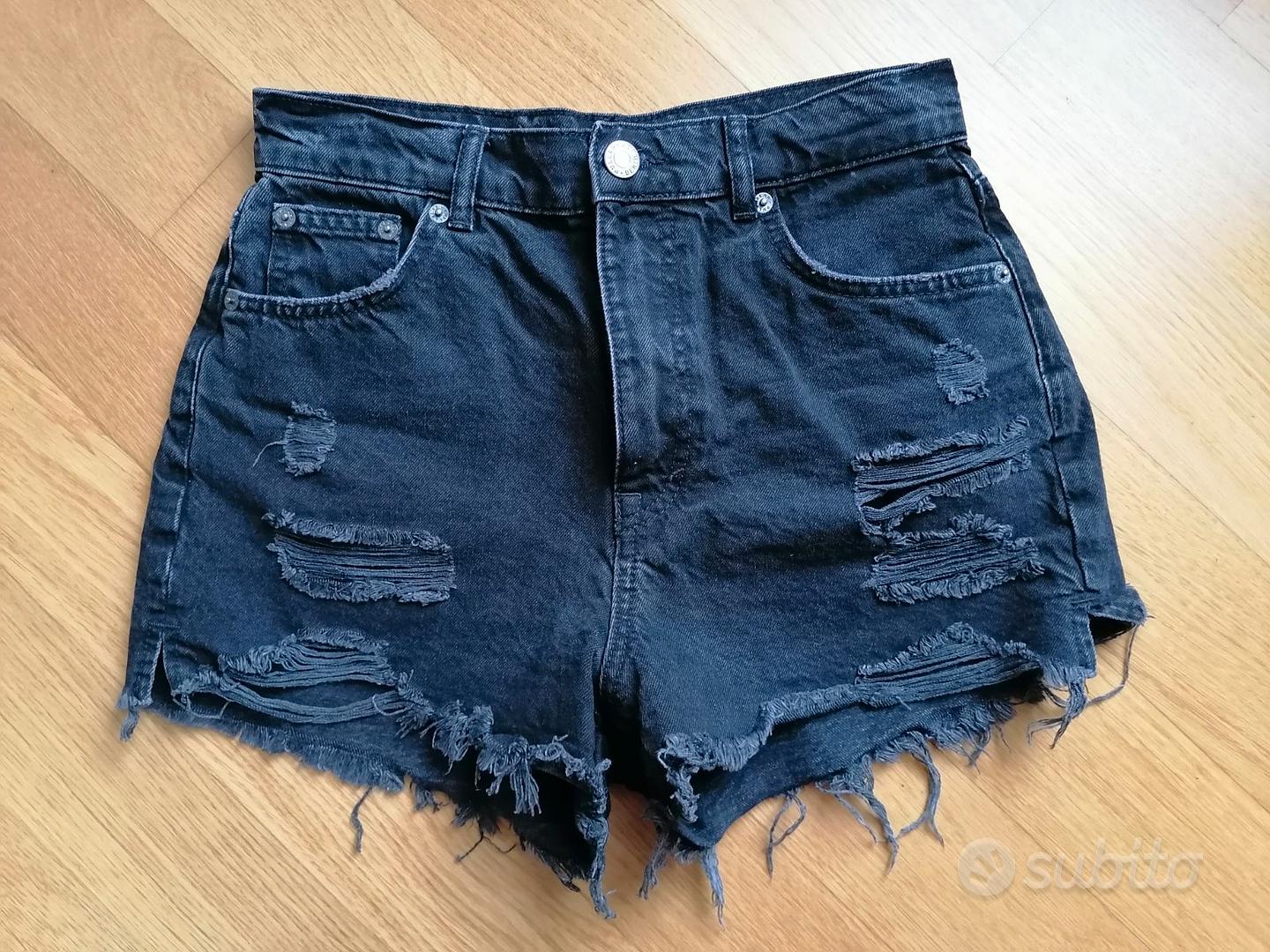 jeans corti neri da ragazza Pull Bear EUR 36 Abbigliamento e Accessori In vendita a Venezia