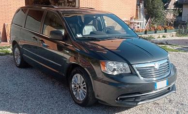 Lancia Voyager 2.8 Platinum
