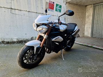 Triumph Speed Triple R 2011