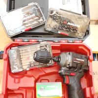 Trapano avvitatore a Impulsi con accessori 
