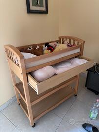 Fasciatoio in letto con cassetto capiente
