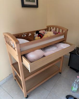 Fasciatoio in letto con cassetto capiente