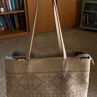 Borsa in ecopelle beige traforata