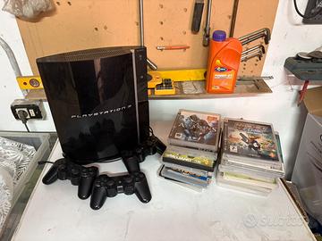 Playstation 3 / 19 giochi/ 3 joystick