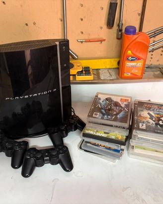 Playstation 3 / 19 giochi/ 3 joystick