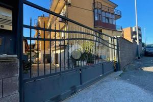 MAGAZZINO A ROMA