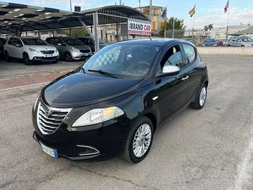 Lancia Ypsilon 1.2 5 porte Platinum Unipro 2014