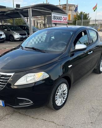 Lancia Ypsilon 1.2 5 porte Platinum Unipro 2014