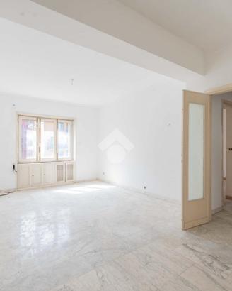 4 LOCALI A ROMA