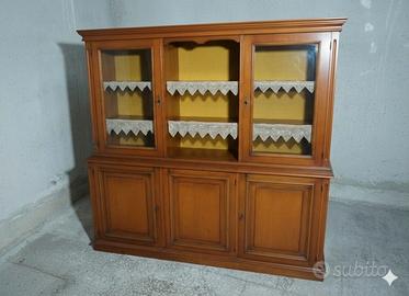 Credenza con Vetrina in Legno – Stile Arte Povera 