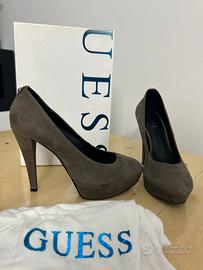 Scarpa con tacco Guess