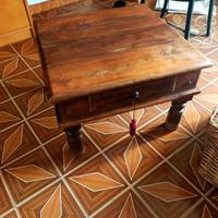 Comodino in legno