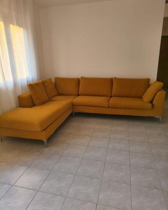 Divano 7/ 8 posti
