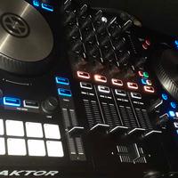 Consolle Dj Completa Traktor s3 + Pc + Cassa ecc..