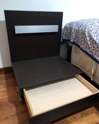 Comodini a sospensione con lampada