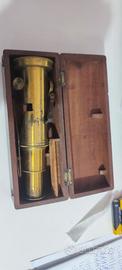 Microscopio vintage in ottone dell' 800