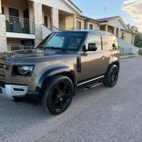 Land Rover Defender 90 MY23