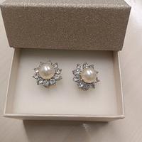Orecchini clip acciaio fiore diamanti e perla