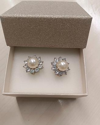 Orecchini clip acciaio fiore diamanti e perla