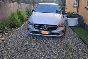 Mercedes B200