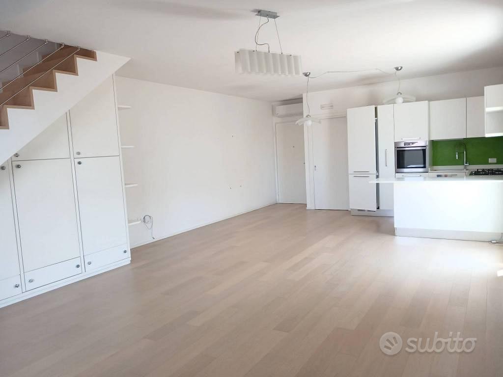 Appartamento di 106 m² con 4 locali e box auto a F - Vista 3