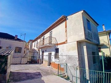 Intero Stabile in Via San Salvatore, a Picarelli