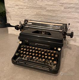 Macchina da scrivere Everest