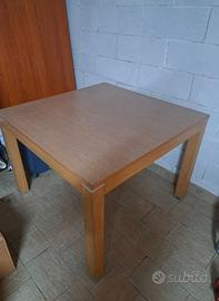 Tavolo in legno allungabile