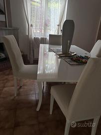 Tavolo con 4 serie
