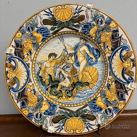 Antico grande piatto maiolica Napoli – Nettuno .