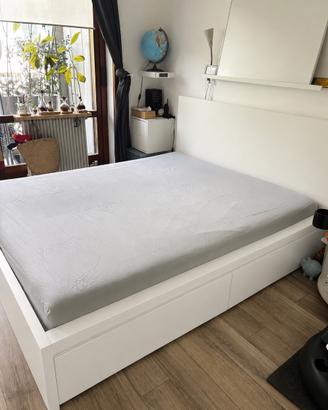 Letto matrimoniale Ikea MALM, bianco, con doghe
