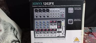 mixer, cavi e microfoni batteria