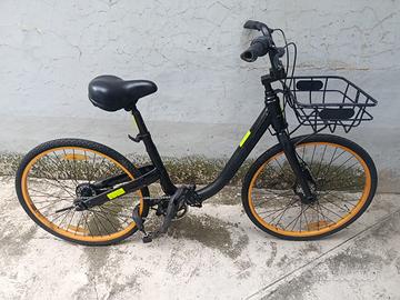 Bicicletta donna con cestino, ruote piene perfetta