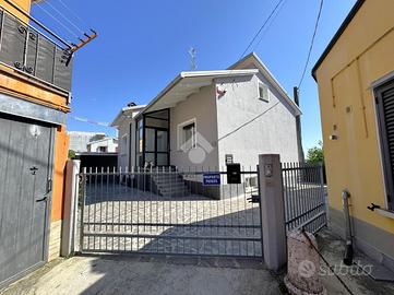 VILLA SINGOLA A FONTEVIVO