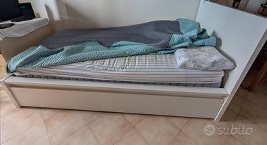 letto Ikea con cassetti  doghe con materasso 
