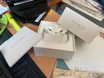 Airpods Apple Serie I con scatola di ricarica