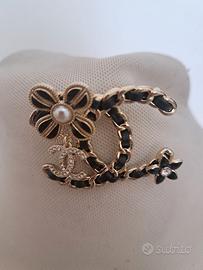 Spilla chanel