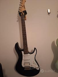yamaha chitarra stratocaster