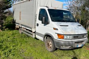 Autocarro iveco daily c13 anno 2004 telonato