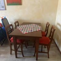 Tavolo e 4 sedie allungabile legno