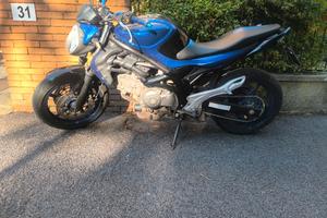 Suzuki Gladius 650 SFV 2011