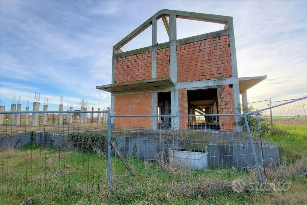 Immobile in asta di 806 m² a Forlì - Vista 2