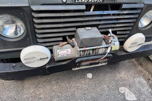 Paraurti con piastra portaverricello Defender