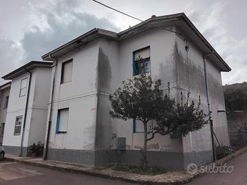 Torralba. Caposchiera con giardino