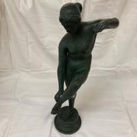 Venere al Bagno statua in bronzo