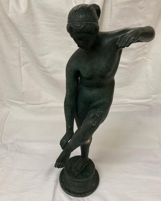 Venere al Bagno statua in bronzo