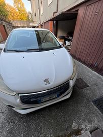 Peugeot 208 2014