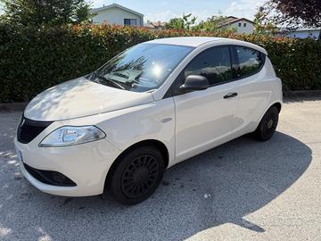 Lancia Ypsilon 1.2 69 CV 5 porte GPL Ecochic Gold